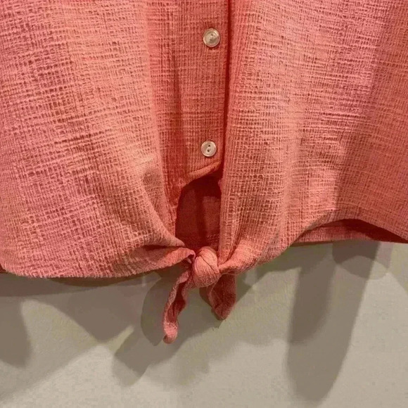 J. Crew Women’s Textured Pink Short Sleeve Tie-front V-Neck Button Down Size L - Picture 3 of 6